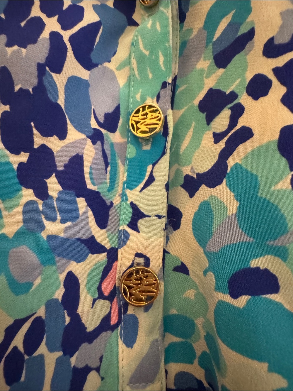 Lilly Pulitzer 100% Silk Blue Turquoise Floral Split-Neck Blouse - Picture 4 of 7